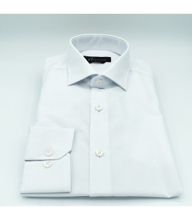 Camisa blanca de vestir, slim fit.